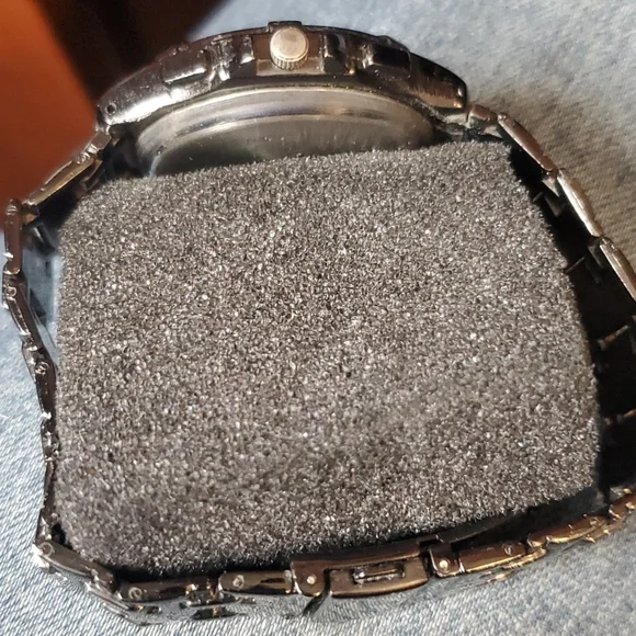 Watch - Picture 2 of 3